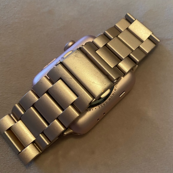 Apple Watch rose gold main image 7